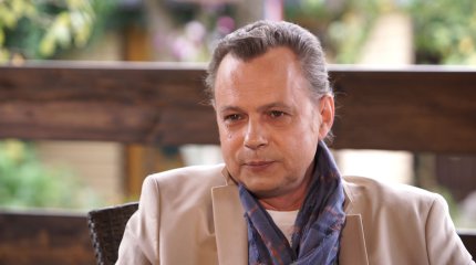 "Сходите на КТ, а не в клуб": экс-солист группы "На-на" рассказал о борьбе с раком