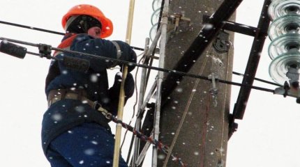 Сильный ветер обесточил 58 посёлков в Актюбинской области