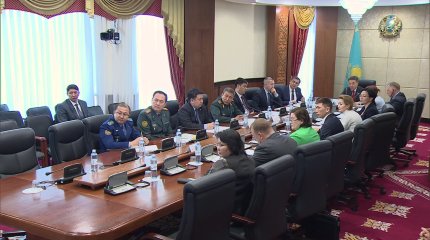 Отправлять под трибунал командиров частей за суициды в армии предложили сенаторы