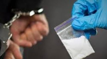 Талдықорғанда күдікті жігіттен ірі көлемде синтетикалық есірткі тәркіленді