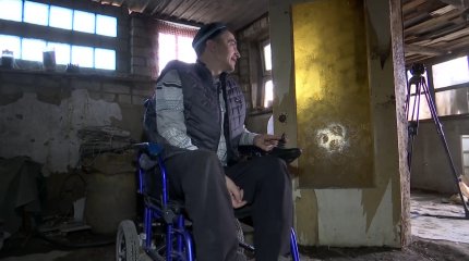 В полуразрушенном доме живет семья инвалидов из Актобе