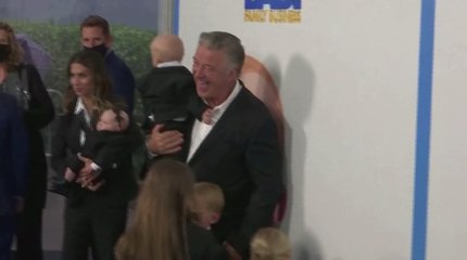 С Алека Болдуина сняли все обвинения в непредумышленном убийстве