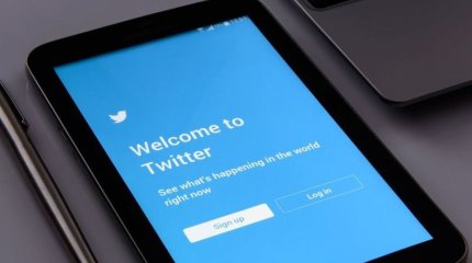 Рим папасы, Джоан Роулинг және Қасым-Жомарт Тоқаев Twitter-дегі "көк белгісінен" айырылды