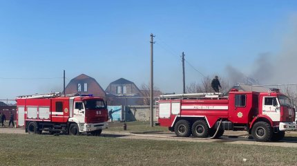 "Горят жилые дома, слышны взрывы", - масштабный пожар в пригороде Костаная
