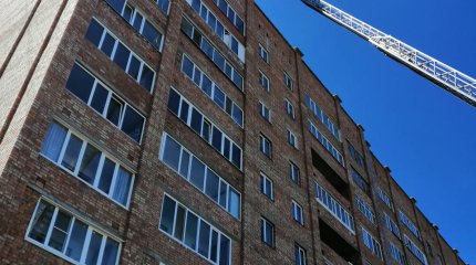 Женщина пыталась спрыгнуть с 9 этажа в Усть-Каменогорске