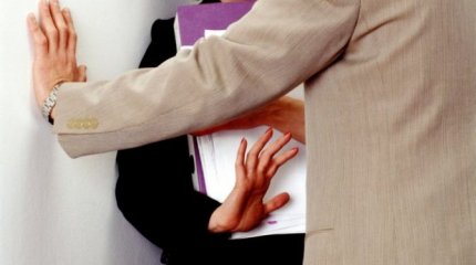 Астанчанин преследует девушку после отказа в знакомстве