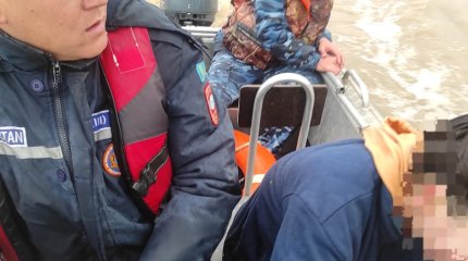 Көпірден секірген азаматша құтқарылды