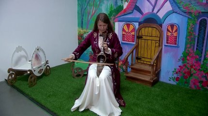 Түркістанда қазақтың тілі мен қобыз үніне ғашық қос шетелдік қыз білім алып жүр