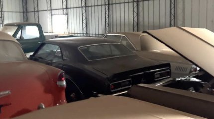 Склад старых авто в идеальном состоянии нашли в США