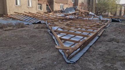 Қызылордада үш күн қатарынан жел соғып, 24 нысан бүлінді