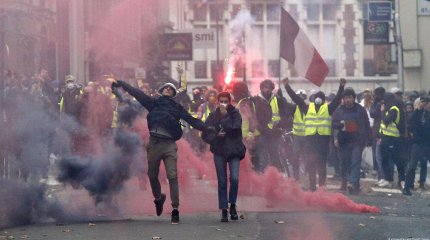 Митинги против пенсионной реформы Макрона: Франции нанесён ущерб на 16 млрд евро