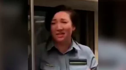 Пойызда ән салған жолсерік Ақылзат Сейтжапар Tiktok жұлдызына айналды