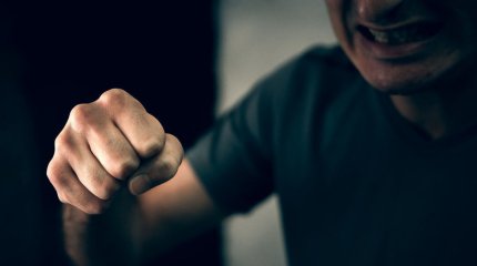 Молодого парня убили ударом кулака в ресторане Караганды