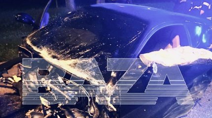 Ferrari влетел в столб и разлетелся вдребезги