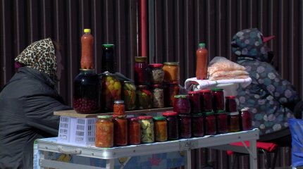 Көшеде ашық-шашық сатылып жатқан тағамды ешкім тексере алмай ма?