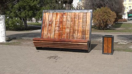 Орал қаласының тұрғын үй коммуналдық шаруашылығы 15 орындықты 5 миллион теңгеге сатып алған