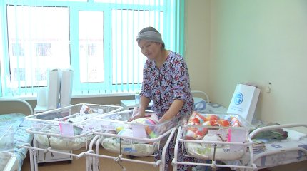 Жительница Астаны родила тройняшек