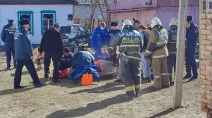 Семейде 1 жасар бала мен анасы құлаған шатыр астында қалып қойған