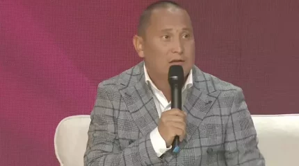 "132 мың теңге". Қайрат Әділгерей дубляж жасап, қанша жалақы алатынын айтты