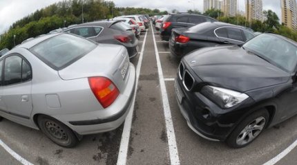 Бес попутал: карагандинец устроил дебош на автостоянке