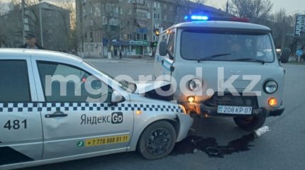Полицейский устроил ДТП в центре Уральска