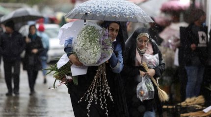 Носят ли иранские женщины хиджаб будут следить по камерам