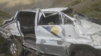 Минивэн вылетел в овраг в Таджикистане: погибло 6 человек