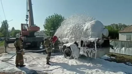 Жетісу облысында газ таситын көлік аударылды