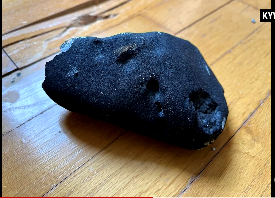 Метеорит пробил крышу дома в США