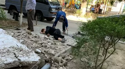 Ақтауда тұрғын үйдің кіреберісіндегі маңдайша құлап, бір адам қайтыс болды