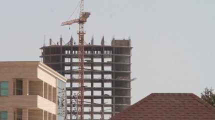 Десятки жилых домов в Актау строят незаконно