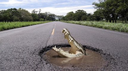 Автоледи оспорила в суде штраф за объезд ямы в Уральске и выиграла