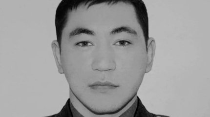 Токаев наградил погибшего пожарного