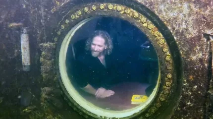 Флоридалық профессор су астында 74 күн өмір сүрген