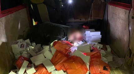 Крупную партию смартфонов в автотайнике пытались завести в Казахстан из Кыргызстана