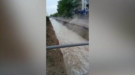 Река кипятка окатила главную улицу Экибастуза
