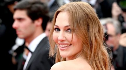 Фанаты обвинили Мерьем Узерли в чрезмерном увлечении пластикой