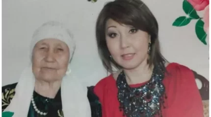 "Сағынышым күшейіп барады": Жеңіс Ысқақова өмірден өткен анасын еске алды