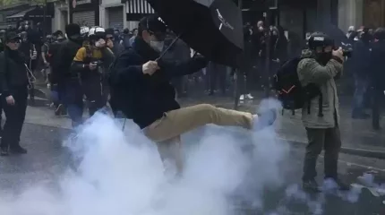 Францияда 1 мамыр шеруіне жүздеген мың адам шықты