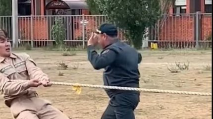 Ағай-мотиватор: казахстанцев умилил мужчина, который эмоционально мотивировал команду