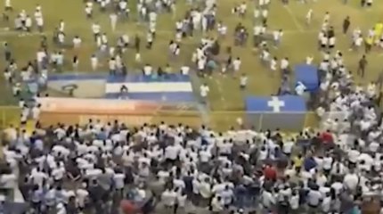 Болельщики умерли после футбольного матча в Сальвадоре из-за фальшивых проданных билетов
