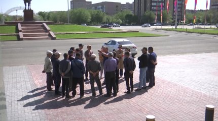 Ақтөбеде ассенизатор көліктердің жүргізушілері екі айдан бері жалақы ала алмай жүр