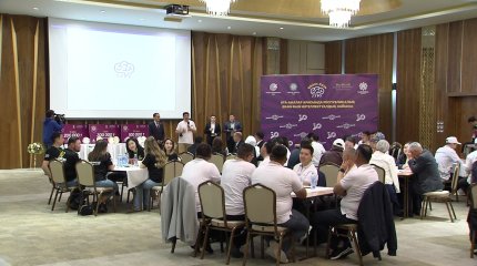 Родители школьников проверили знания в интеллектуальной битве «Brain Rain»