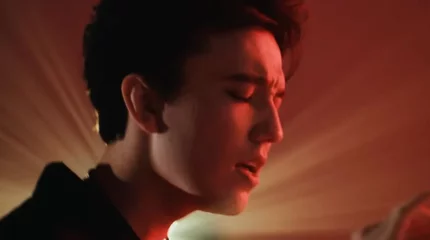 Димаш Құдайберген туған күнінде жаңа бейнебаян ұсынды