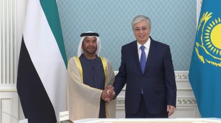 Президент Қасым-Жомарт Тоқаев шейх Сурур бен Мұхаммед Әл Нахаянмен кездесті