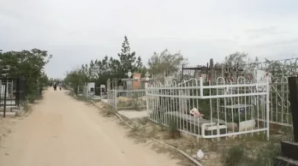 Жерленгеніне 3 сағат болған мәйітті қайта қазып алған