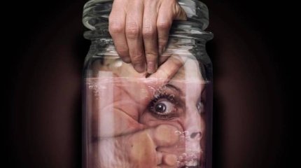 Работницу морга обвинили в продаже 20 коробок человеческих останков