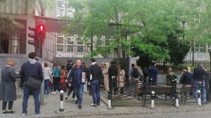 Девять человек погибли в результате стрельбы в школе Белграда