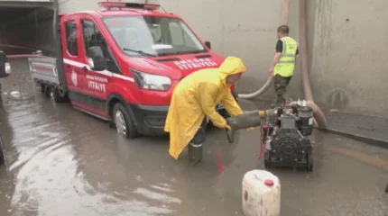Анкарада толассыз жауыннан су тасыды