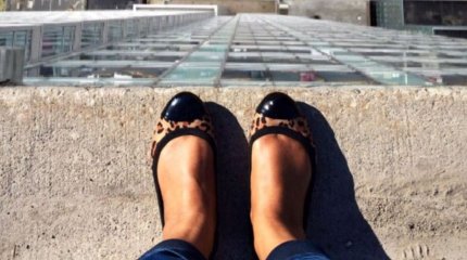 Девочка-подросток выбросилась с крыши высотки в Петропавловске